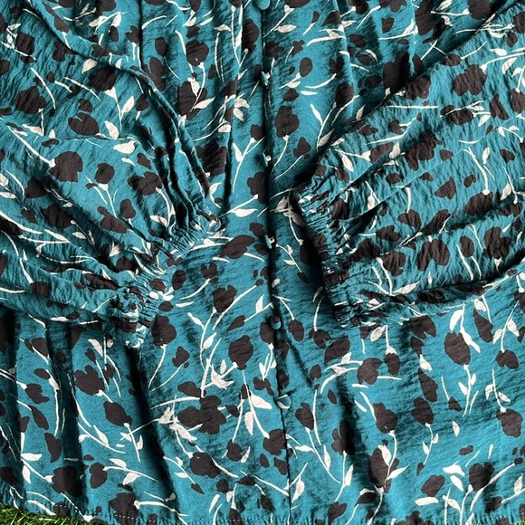 WHO WHAT WHERE Blouse size large - Picture 7 of 7